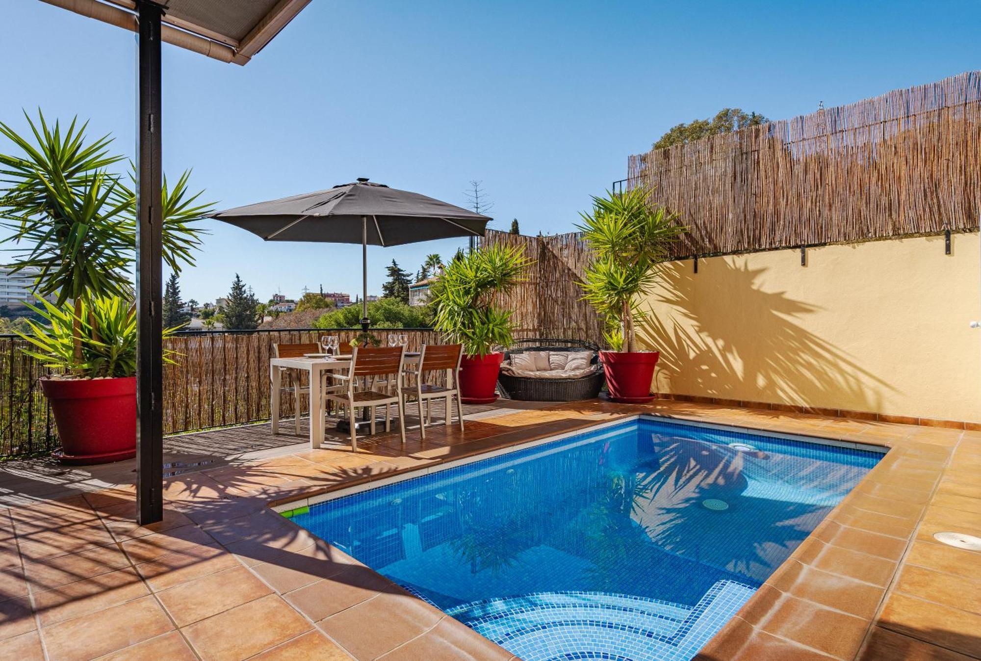 Private Luxurious Hillside Villa With Pool & Sea Views For 8 To 10 Ppl 푸엔히롤라 외부 사진