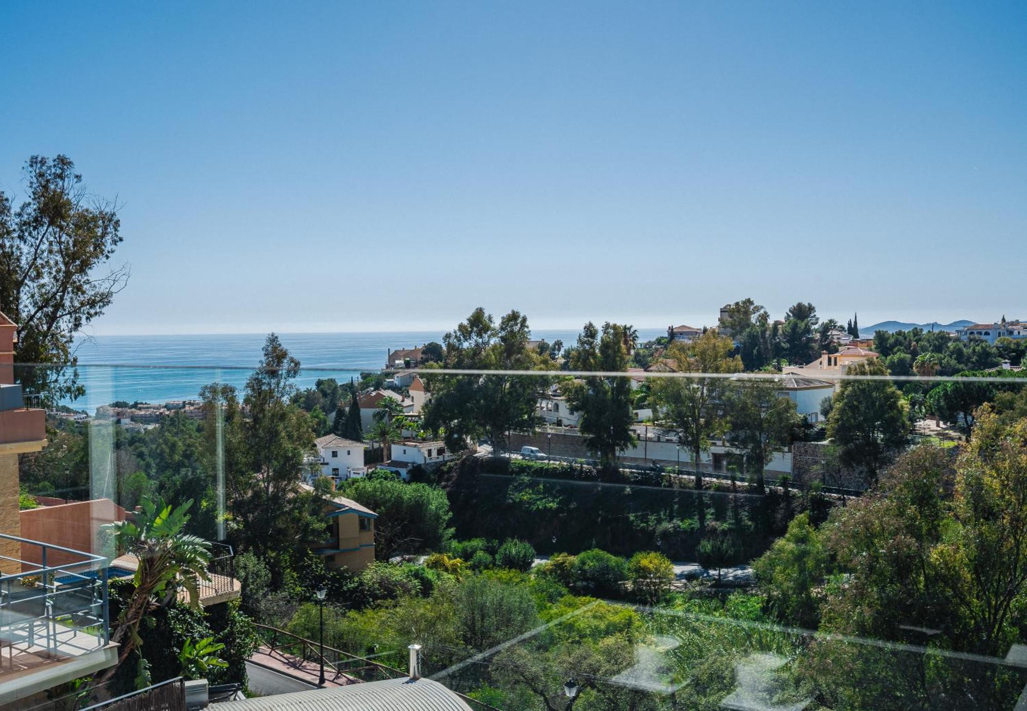 Private Luxurious Hillside Villa With Pool & Sea Views For 8 To 10 Ppl 푸엔히롤라 외부 사진