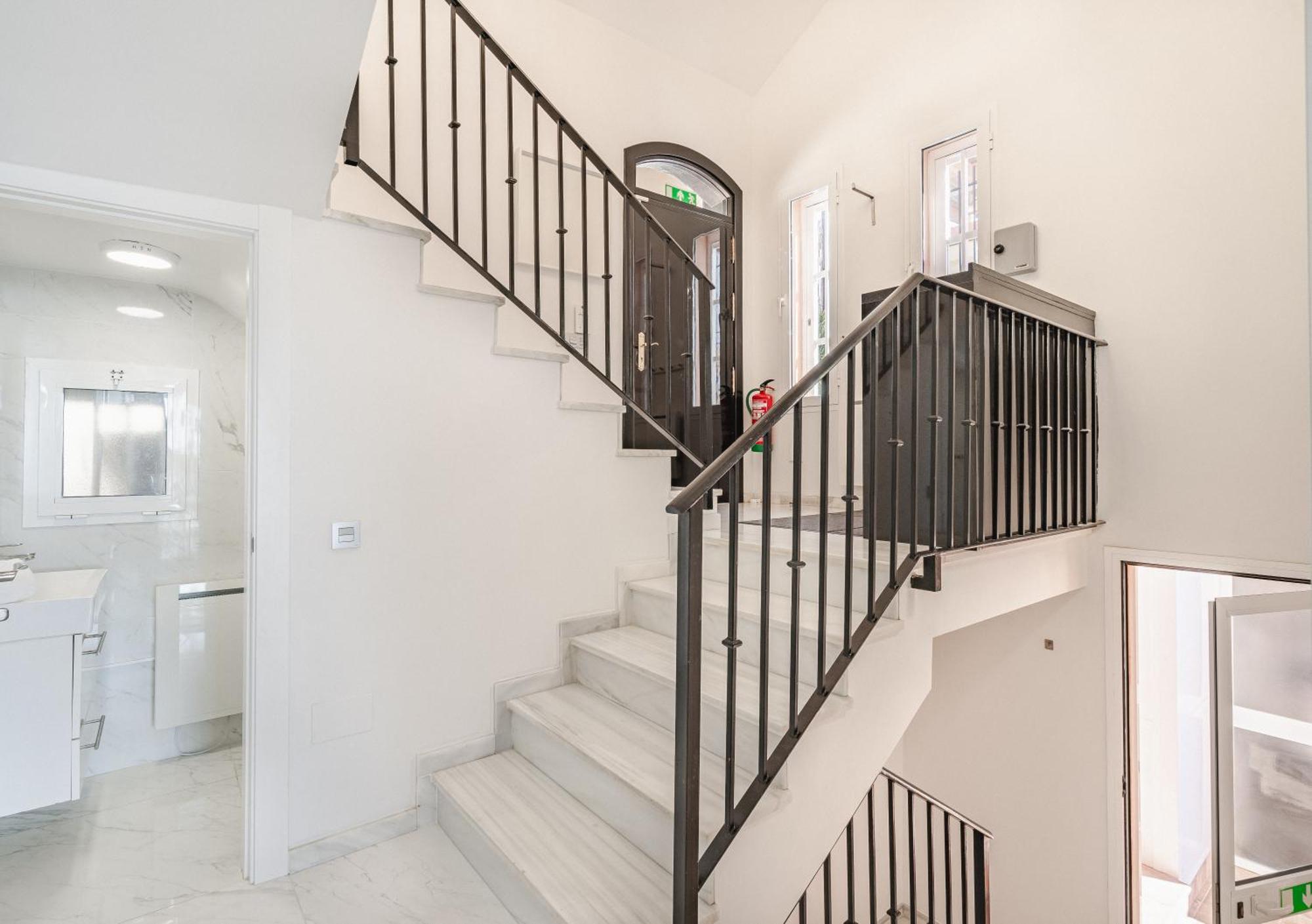 Private Luxurious Hillside Villa With Pool & Sea Views For 8 To 10 Ppl 푸엔히롤라 외부 사진