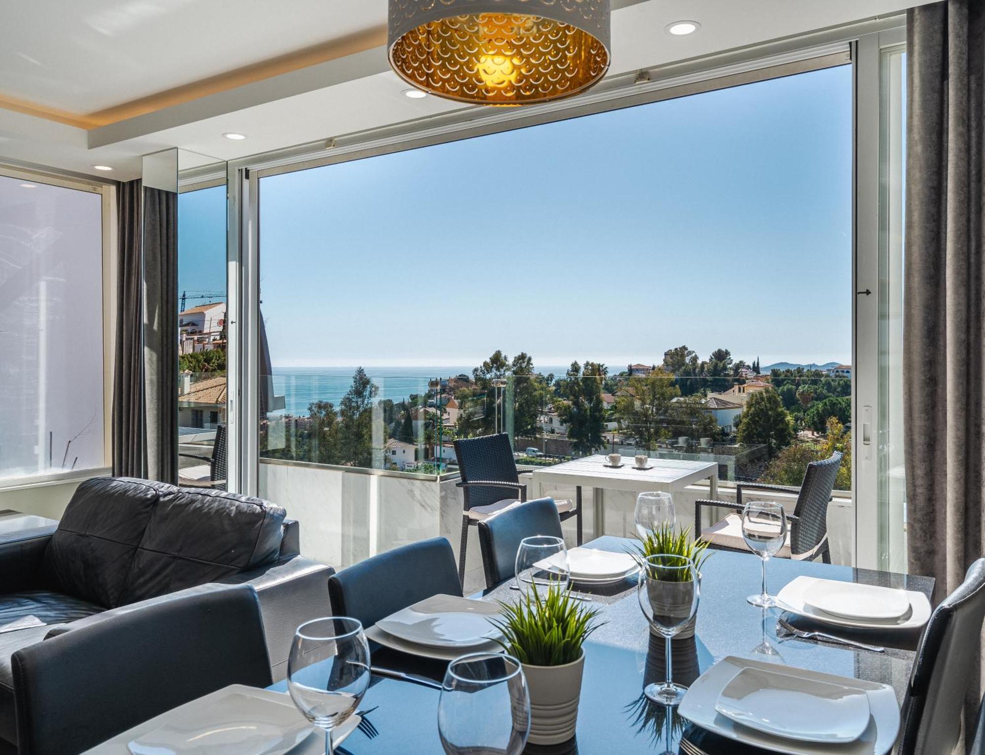 Private Luxurious Hillside Villa With Pool & Sea Views For 8 To 10 Ppl 푸엔히롤라 외부 사진