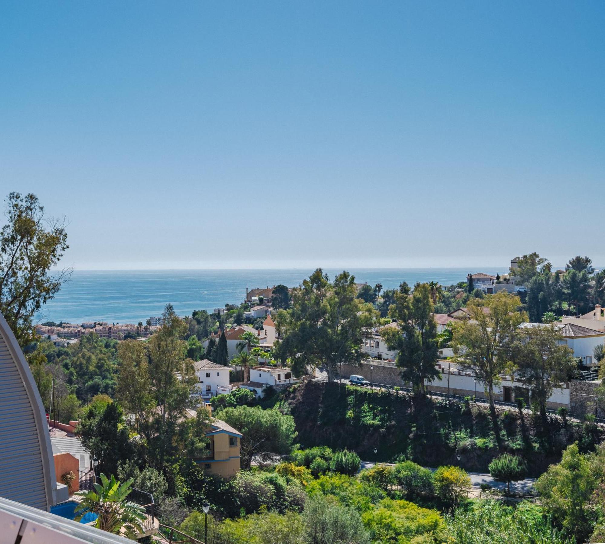 Private Luxurious Hillside Villa With Pool & Sea Views For 8 To 10 Ppl 푸엔히롤라 외부 사진