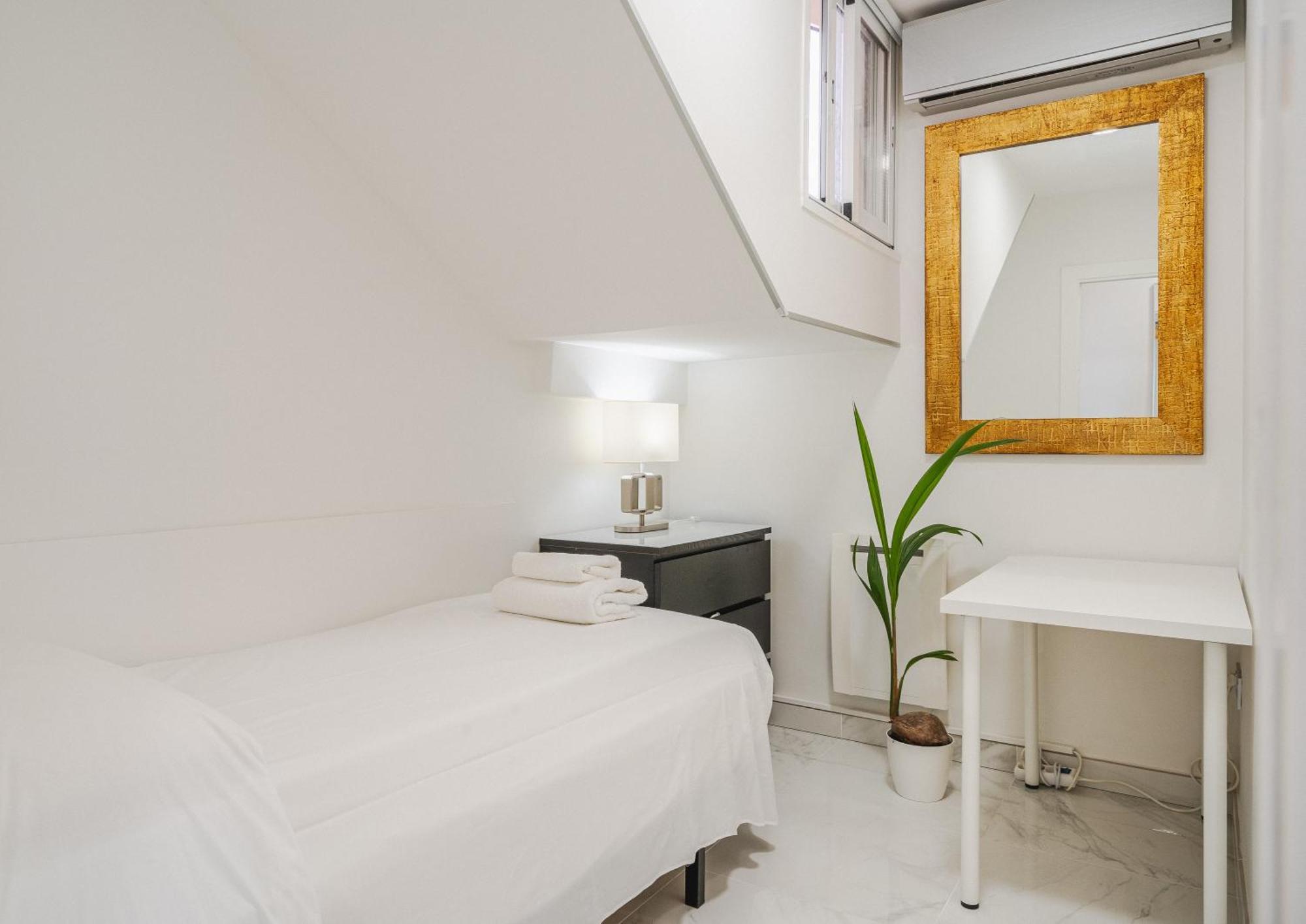 Private Luxurious Hillside Villa With Pool & Sea Views For 8 To 10 Ppl 푸엔히롤라 외부 사진