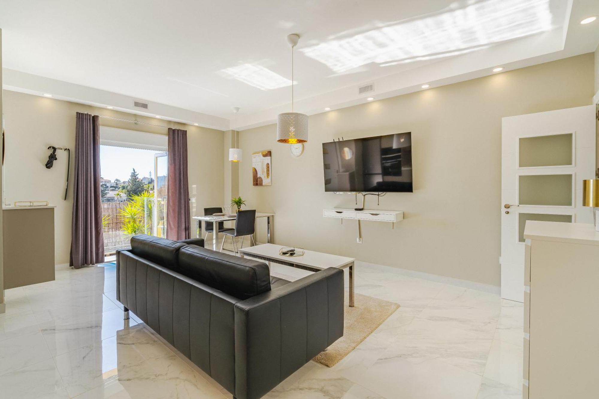 Private Luxurious Hillside Villa With Pool & Sea Views For 8 To 10 Ppl 푸엔히롤라 외부 사진