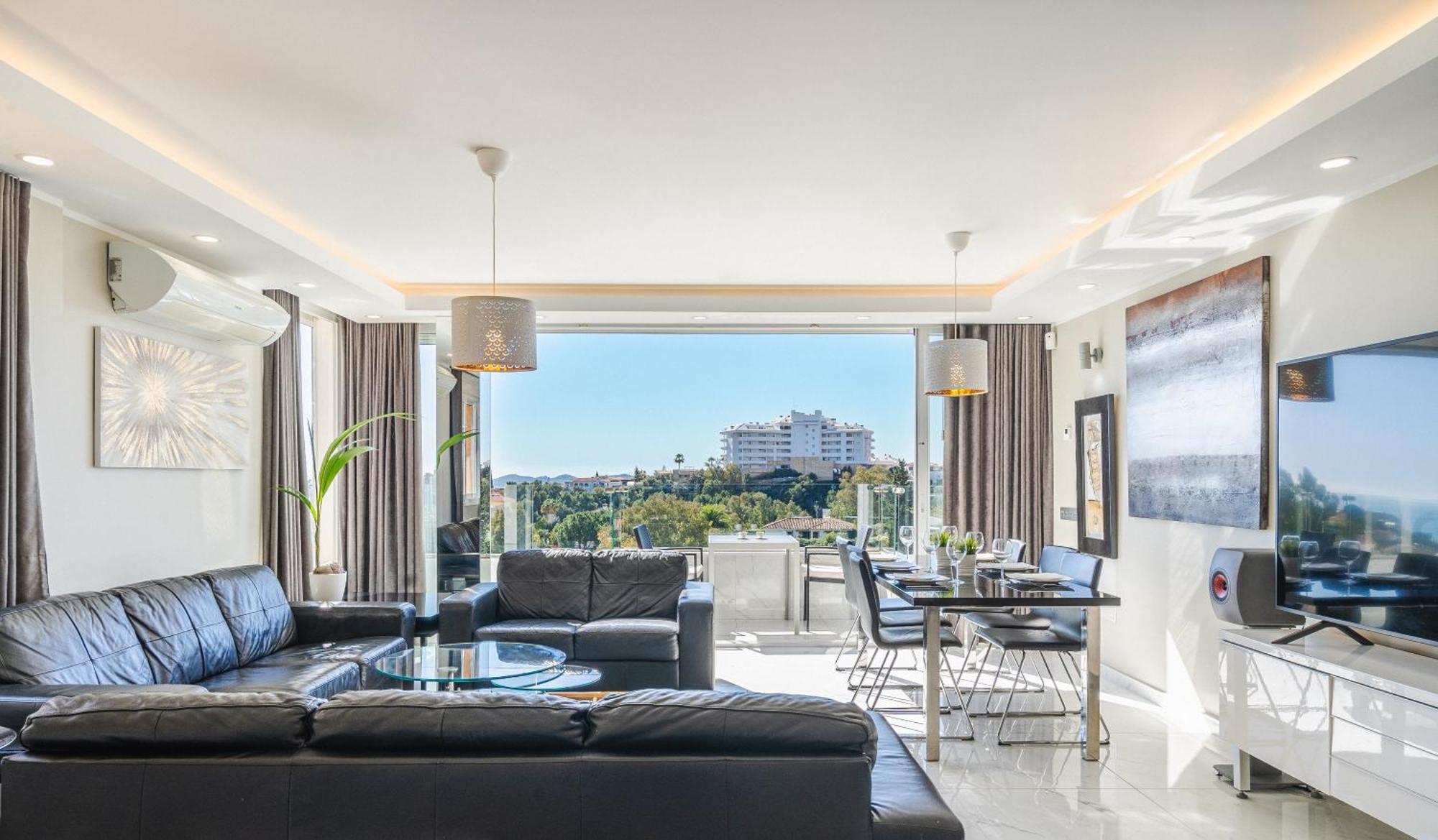 Private Luxurious Hillside Villa With Pool & Sea Views For 8 To 10 Ppl 푸엔히롤라 외부 사진